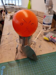 Ballon auf Blechdoes: das ist der Konservenritter